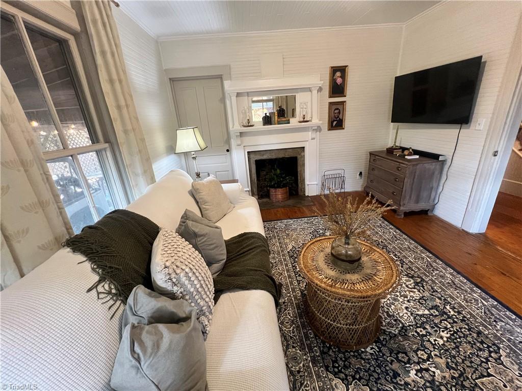 216 2nd Street