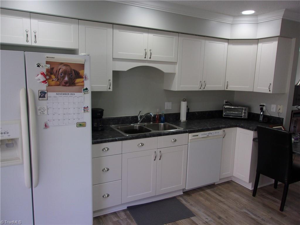 2511 White Fence Way