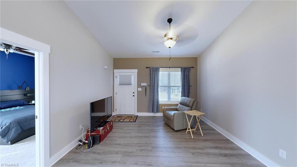1123 Black Road