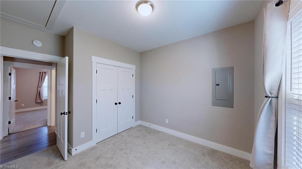 1123 Black Road