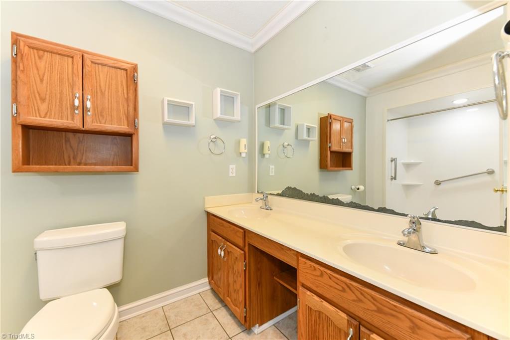 3725 Lynn Oaks Drive