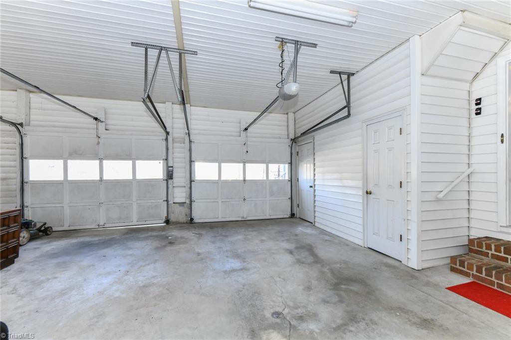3725 Lynn Oaks Drive