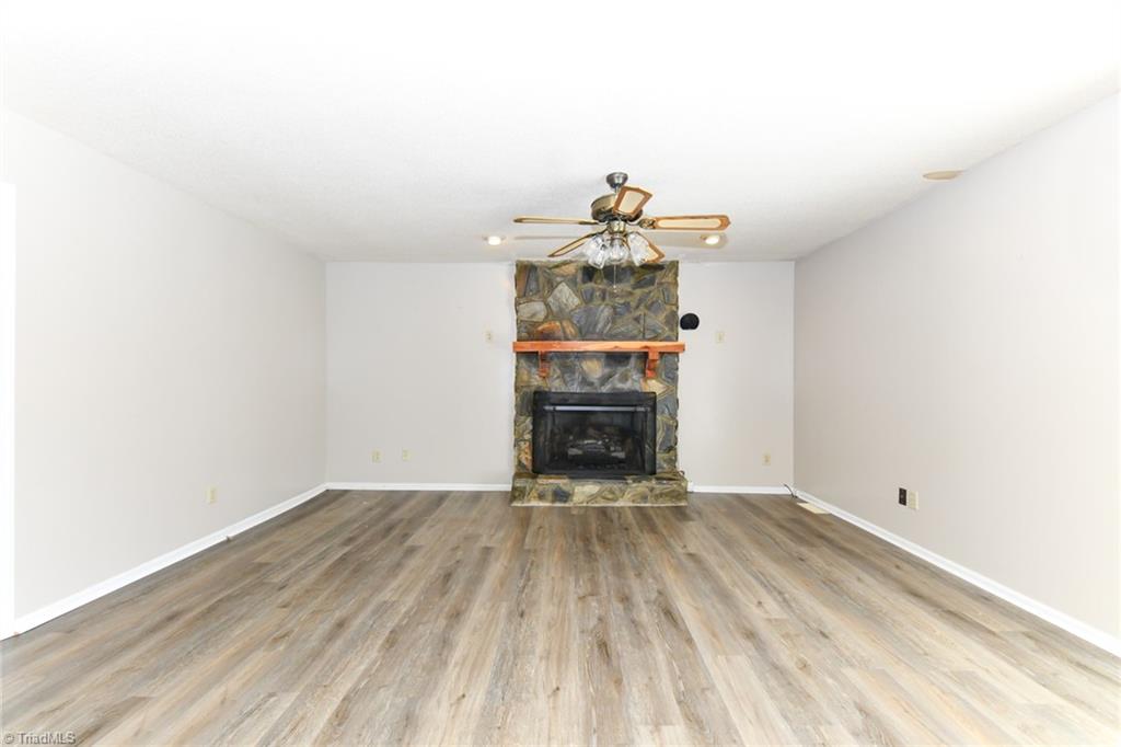 3725 Lynn Oaks Drive