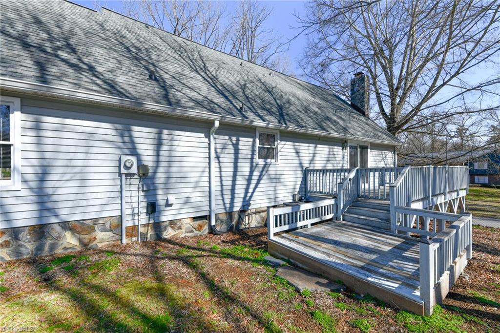3725 Lynn Oaks Drive