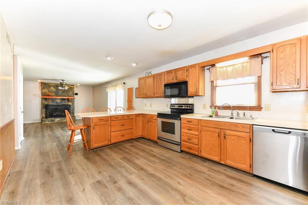 3725 Lynn Oaks Drive