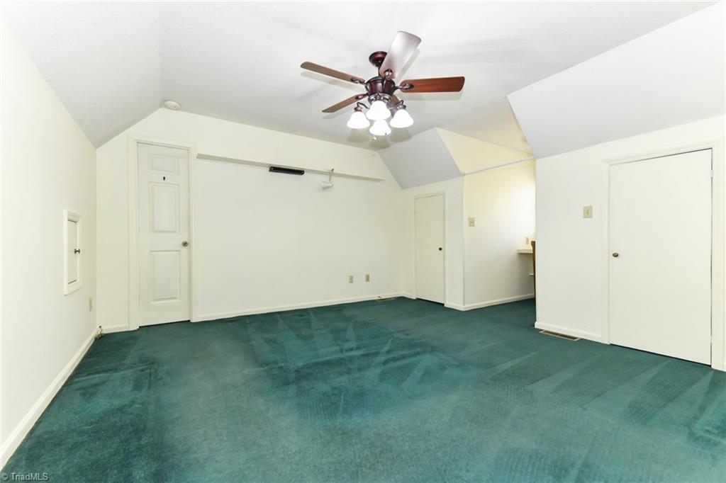 3725 Lynn Oaks Drive