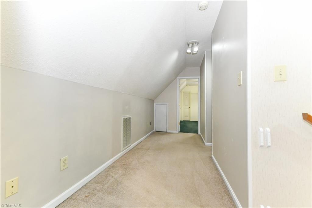 3725 Lynn Oaks Drive