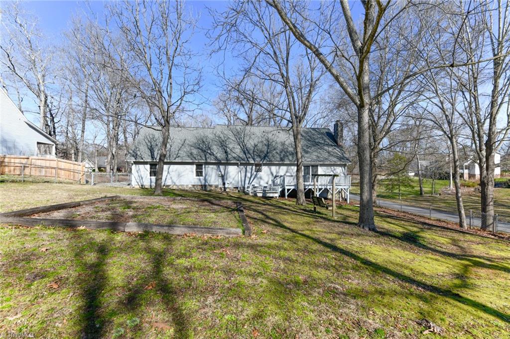 3725 Lynn Oaks Drive