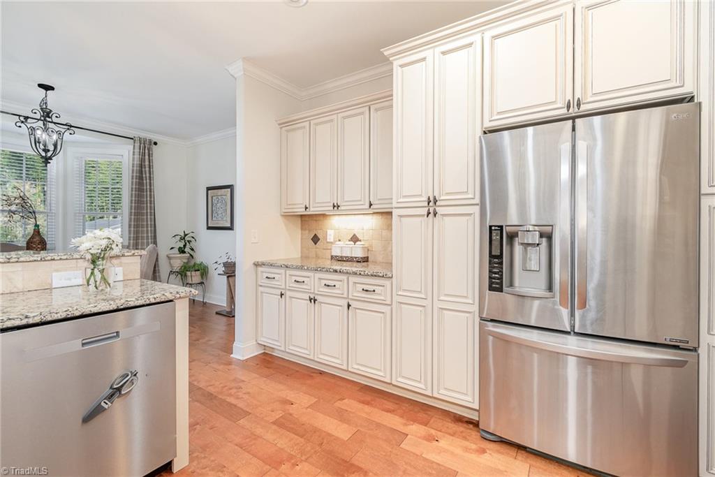 3827 Tarmac Drive
