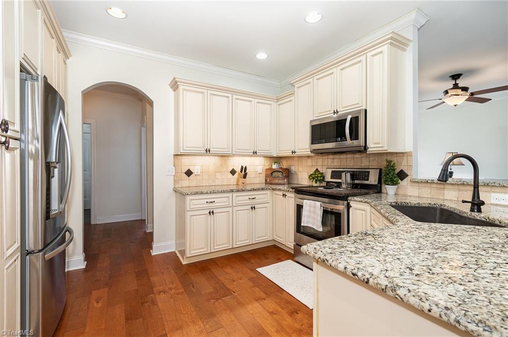 3827 Tarmac Drive