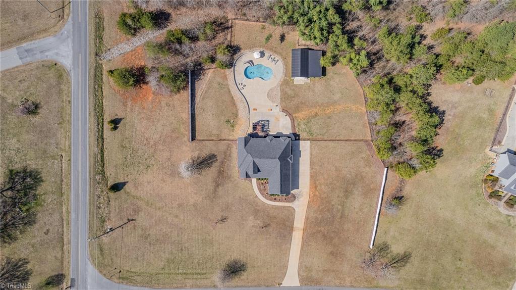 3827 Tarmac Drive