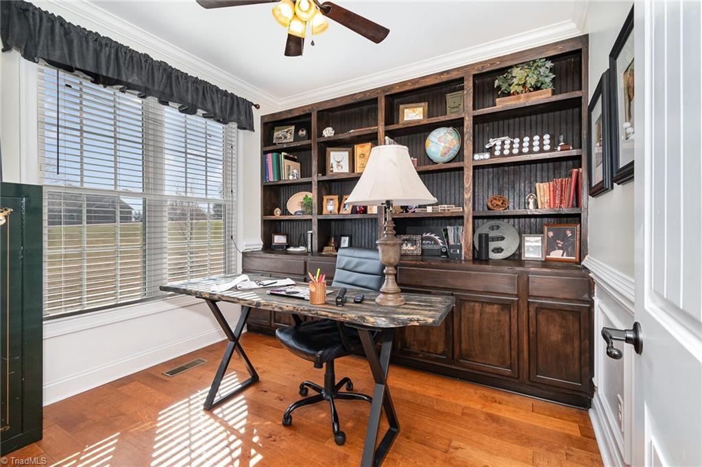 3827 Tarmac Drive