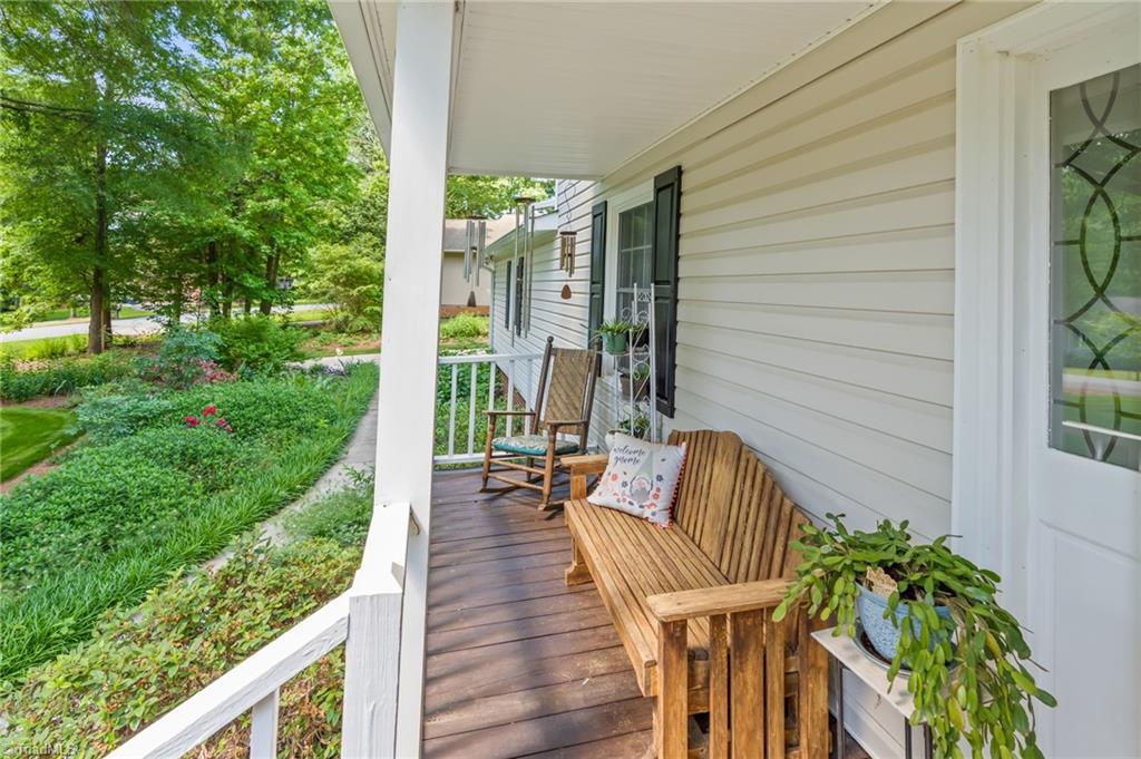 3866 Creekview Drive
