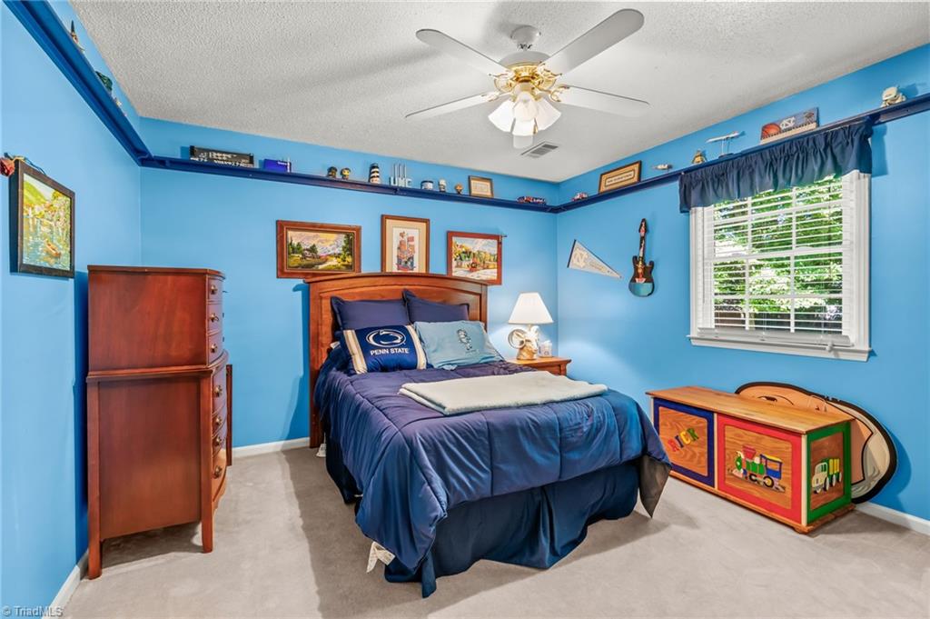 3866 Creekview Drive