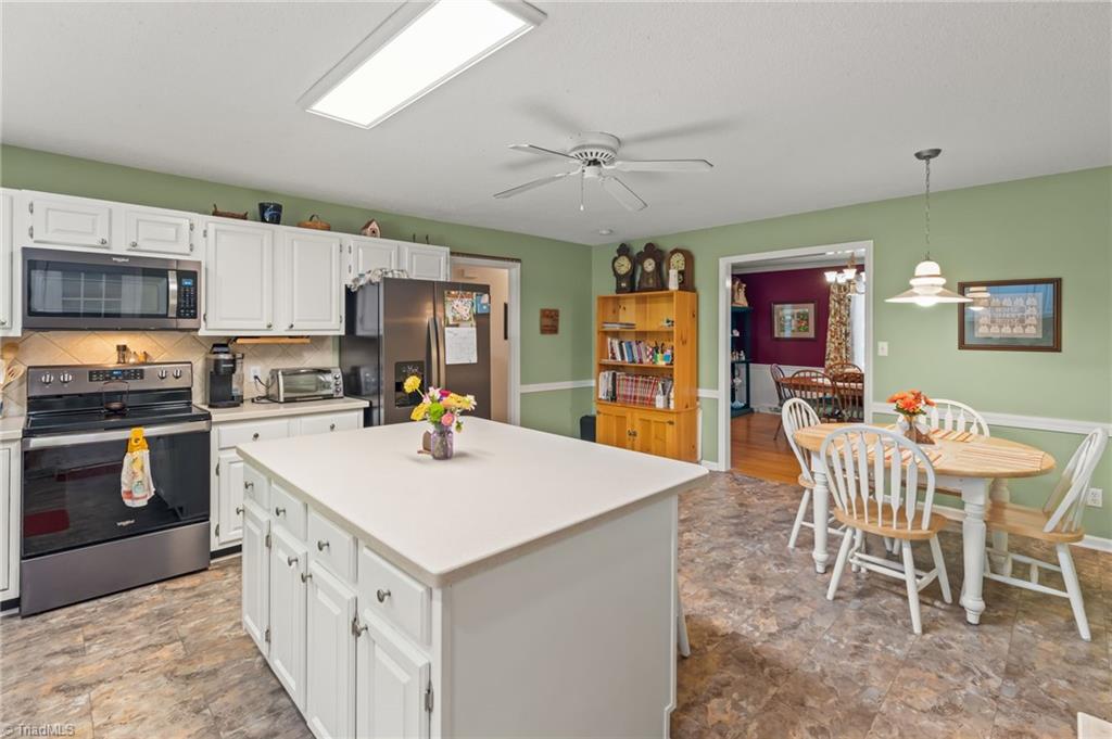 3866 Creekview Drive