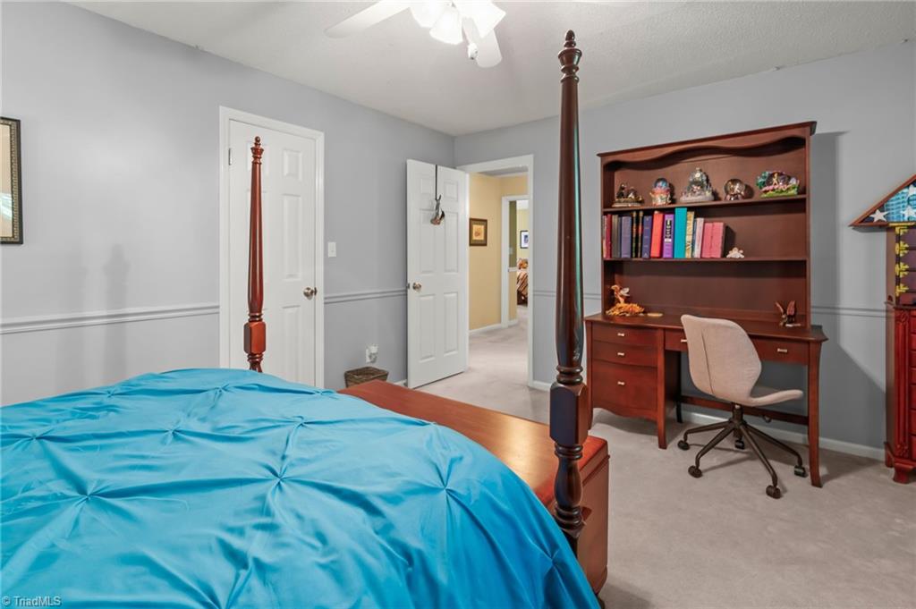 3866 Creekview Drive