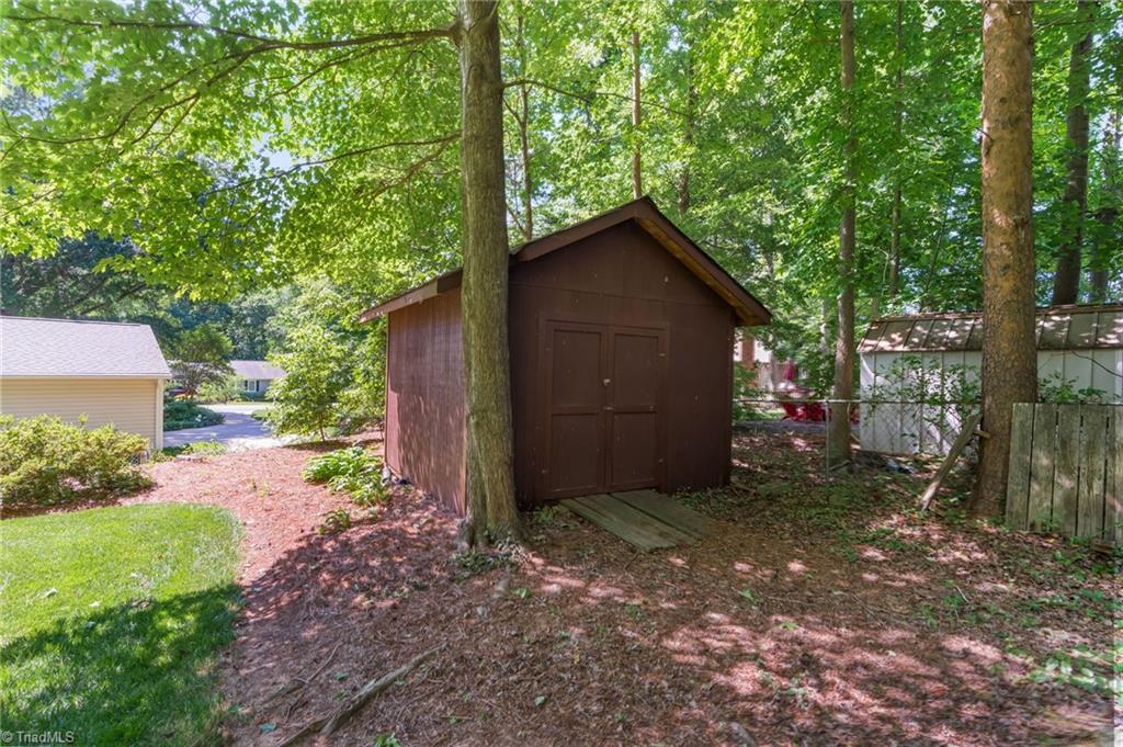 3866 Creekview Drive