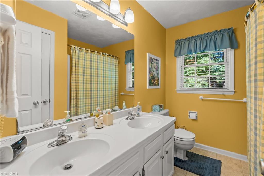 3866 Creekview Drive
