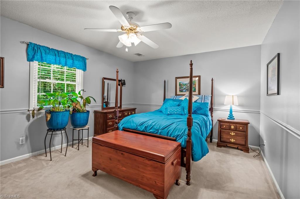 3866 Creekview Drive