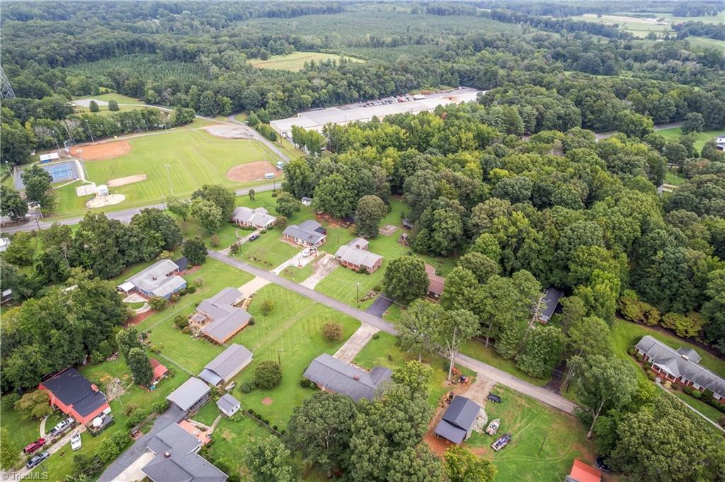 320 Forest Park Drive