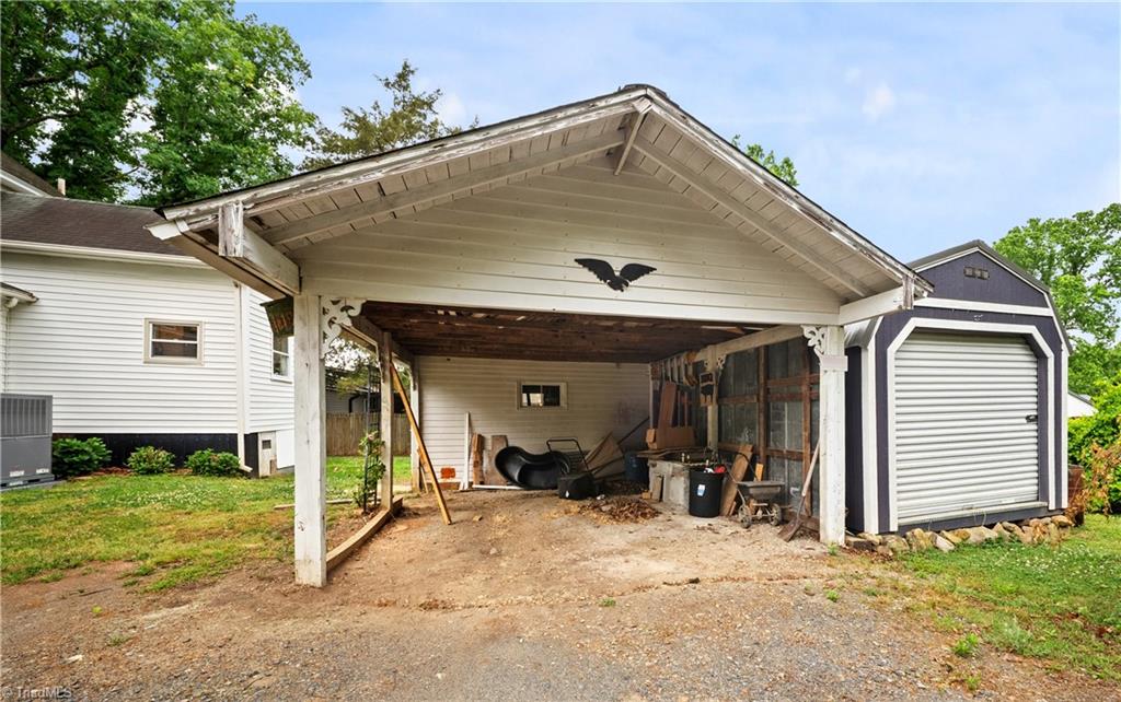216 W 2nd Street