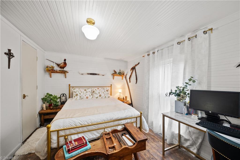 216 W 2nd Street