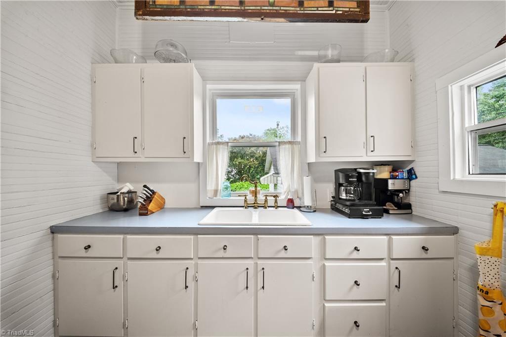 216 W 2nd Street