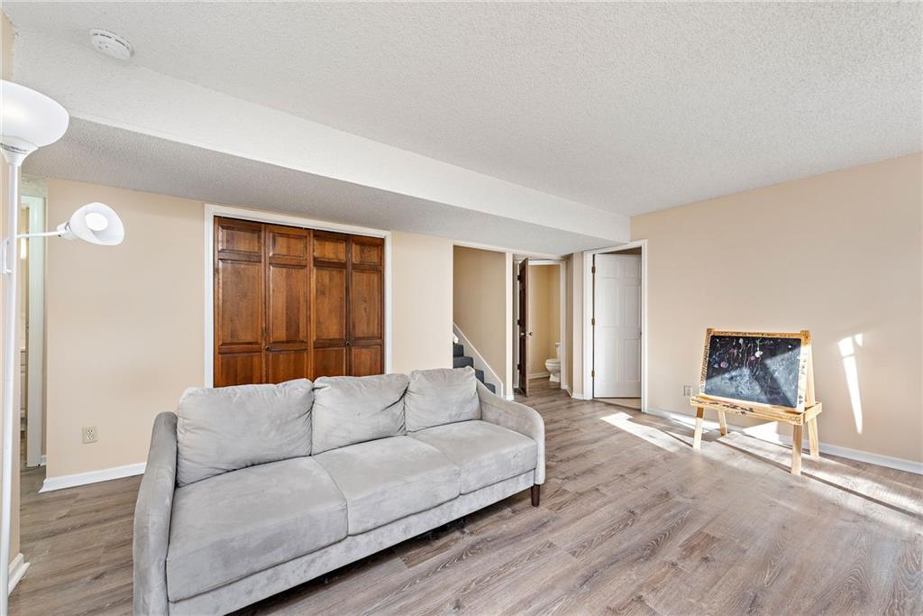 908 Chalk Hill Court
