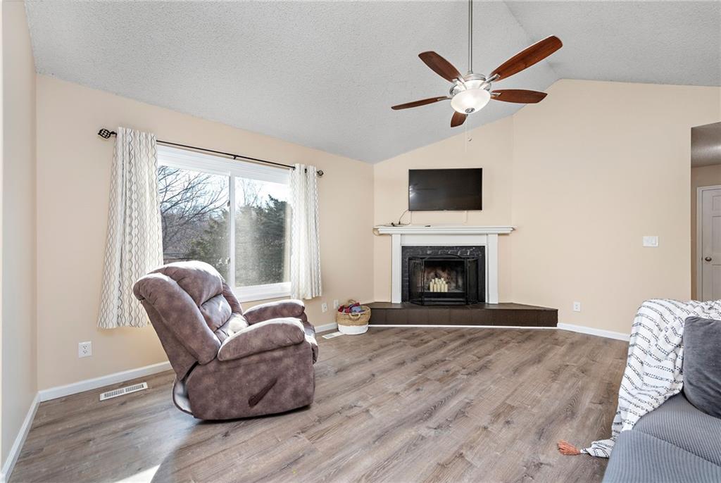 908 Chalk Hill Court