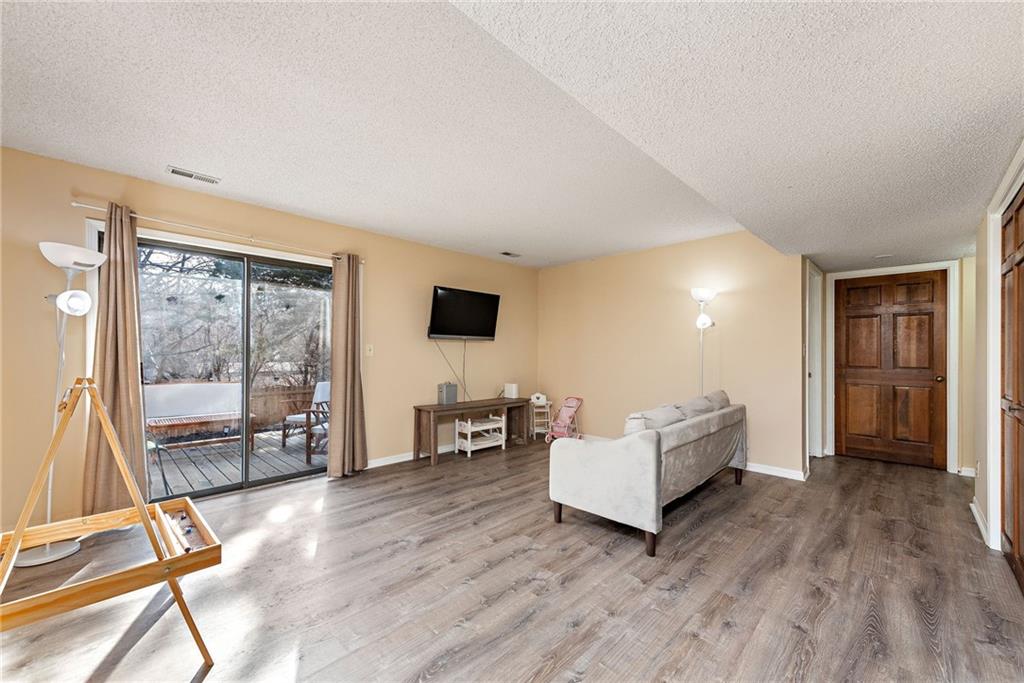 908 Chalk Hill Court