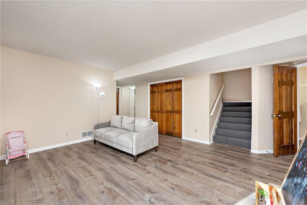 908 Chalk Hill Court