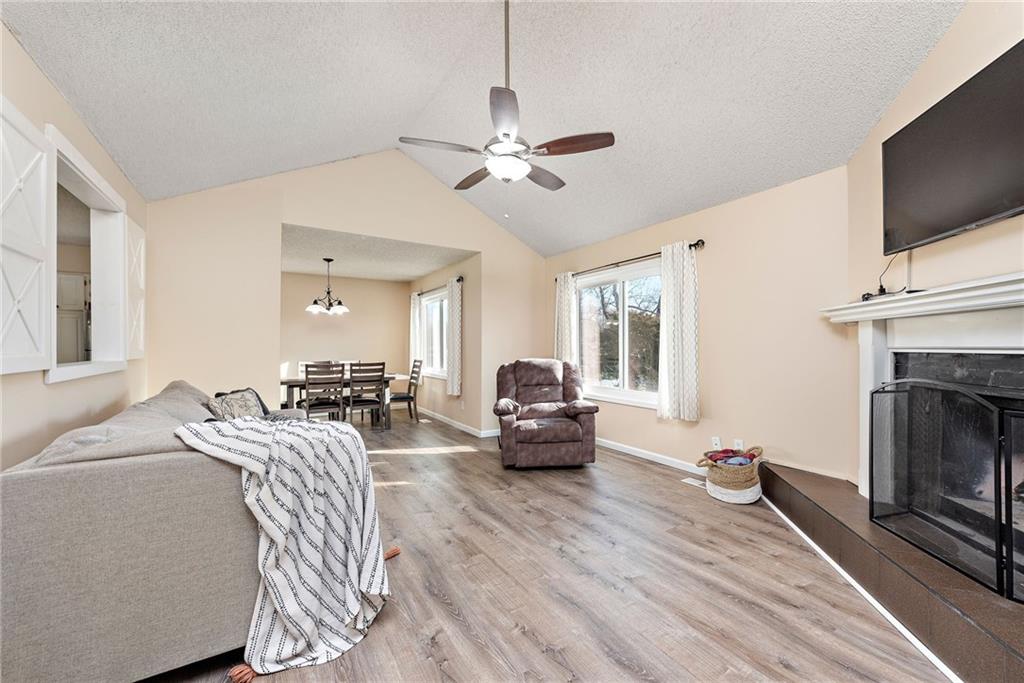 908 Chalk Hill Court