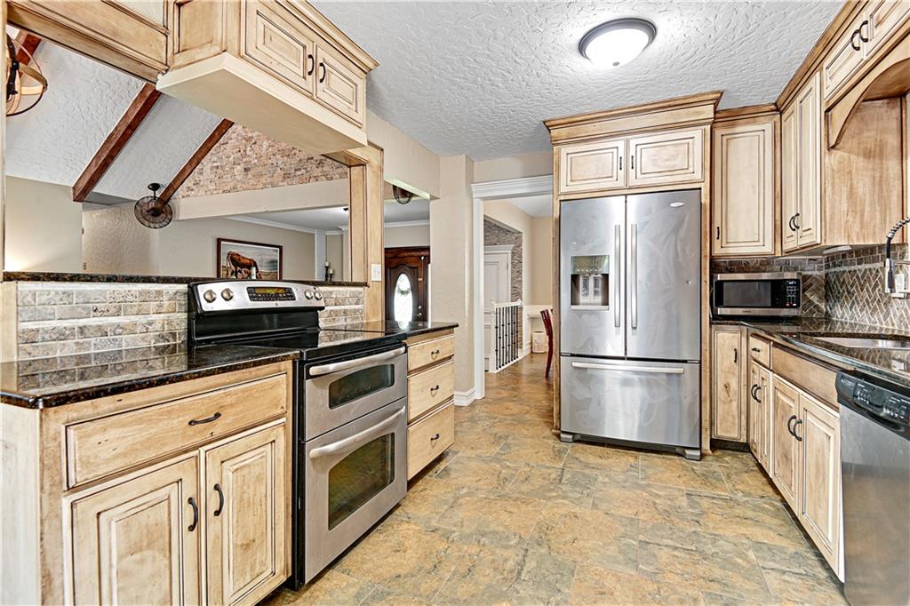 10203 NW 67TH Street