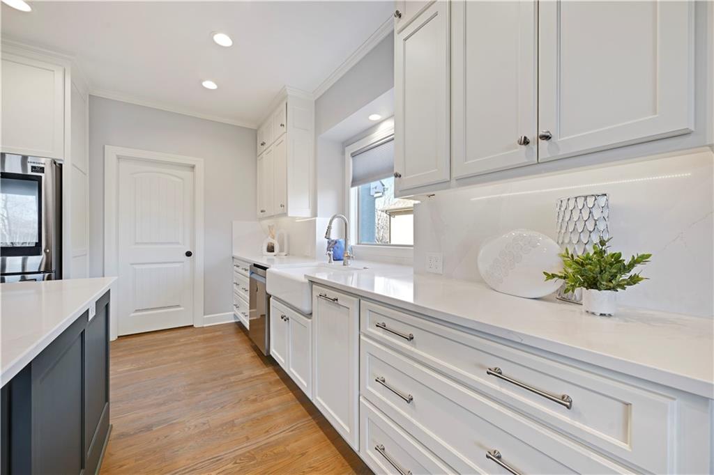 16808 Bluejacket Street