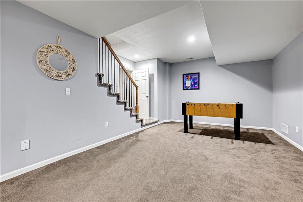 6000 W 142 Street