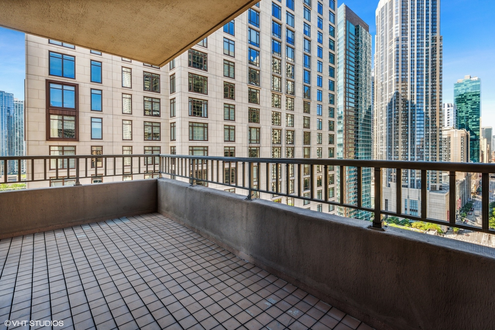 530 N LAKE SHORE Drive Unit: 2009