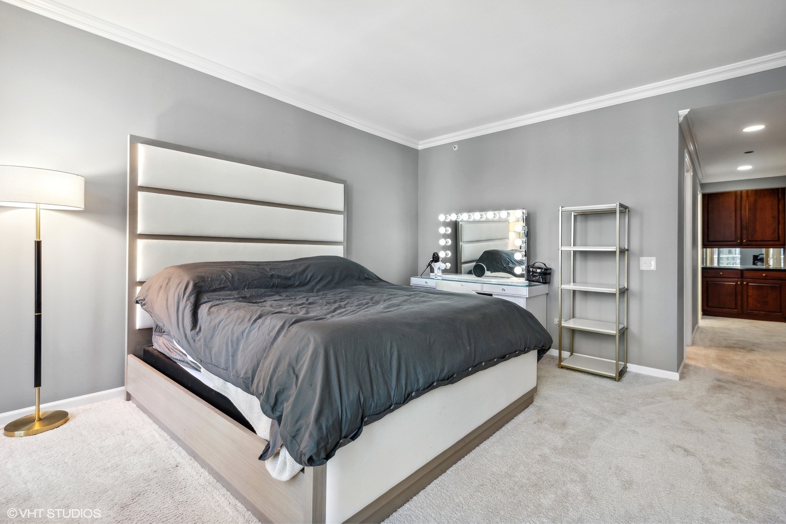 530 N LAKE SHORE Drive Unit: 2009
