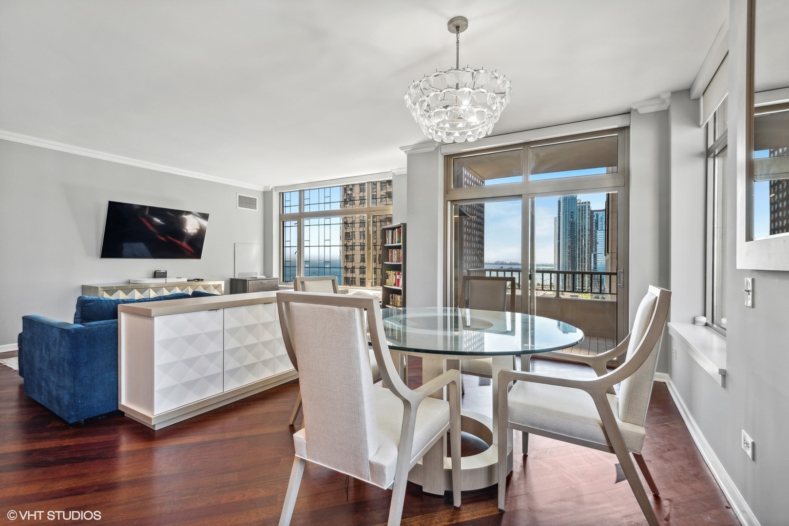 530 N LAKE SHORE Drive Unit: 2009