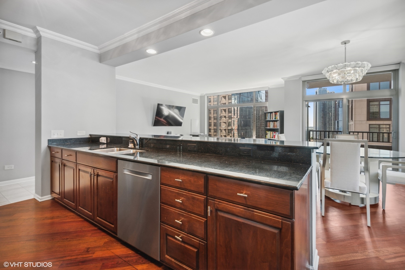 530 N LAKE SHORE Drive Unit: 2009