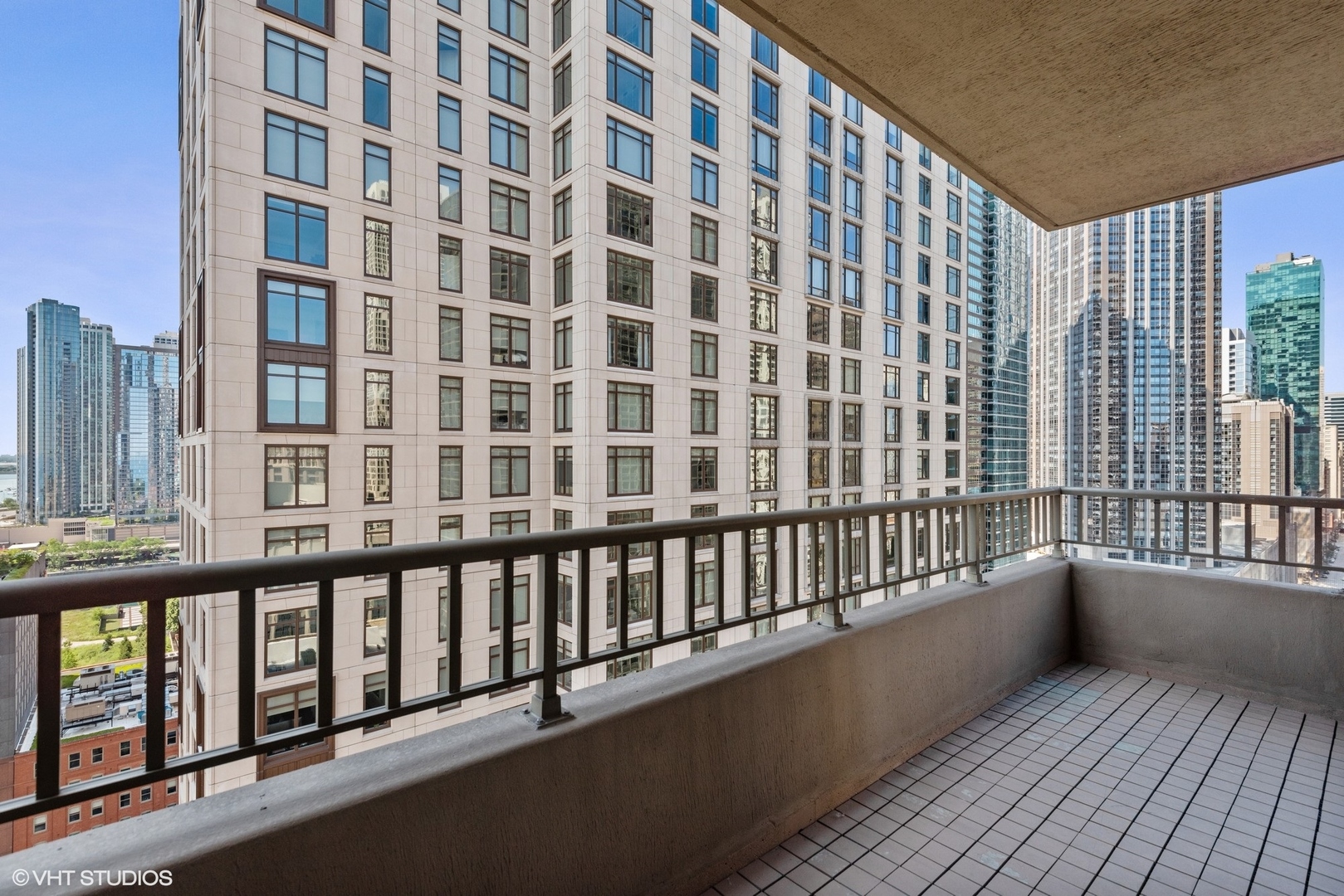 530 N LAKE SHORE Drive Unit: 2009