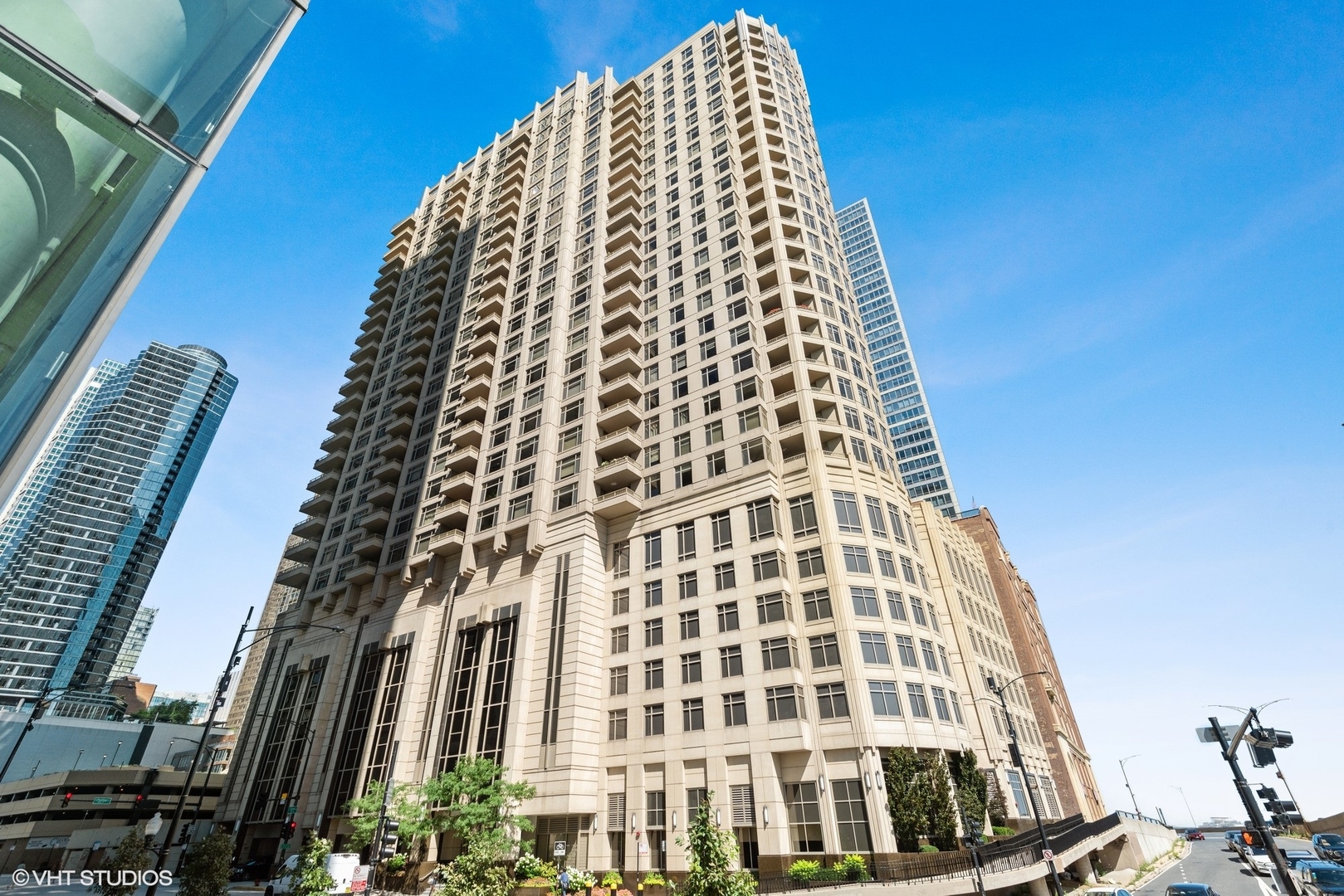 530 N LAKE SHORE Drive Unit: 2009