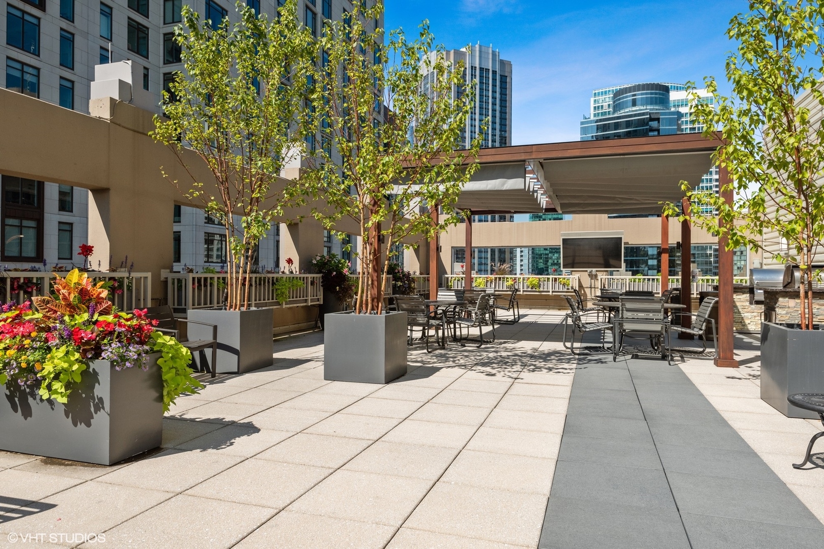 530 N LAKE SHORE Drive Unit: 2009