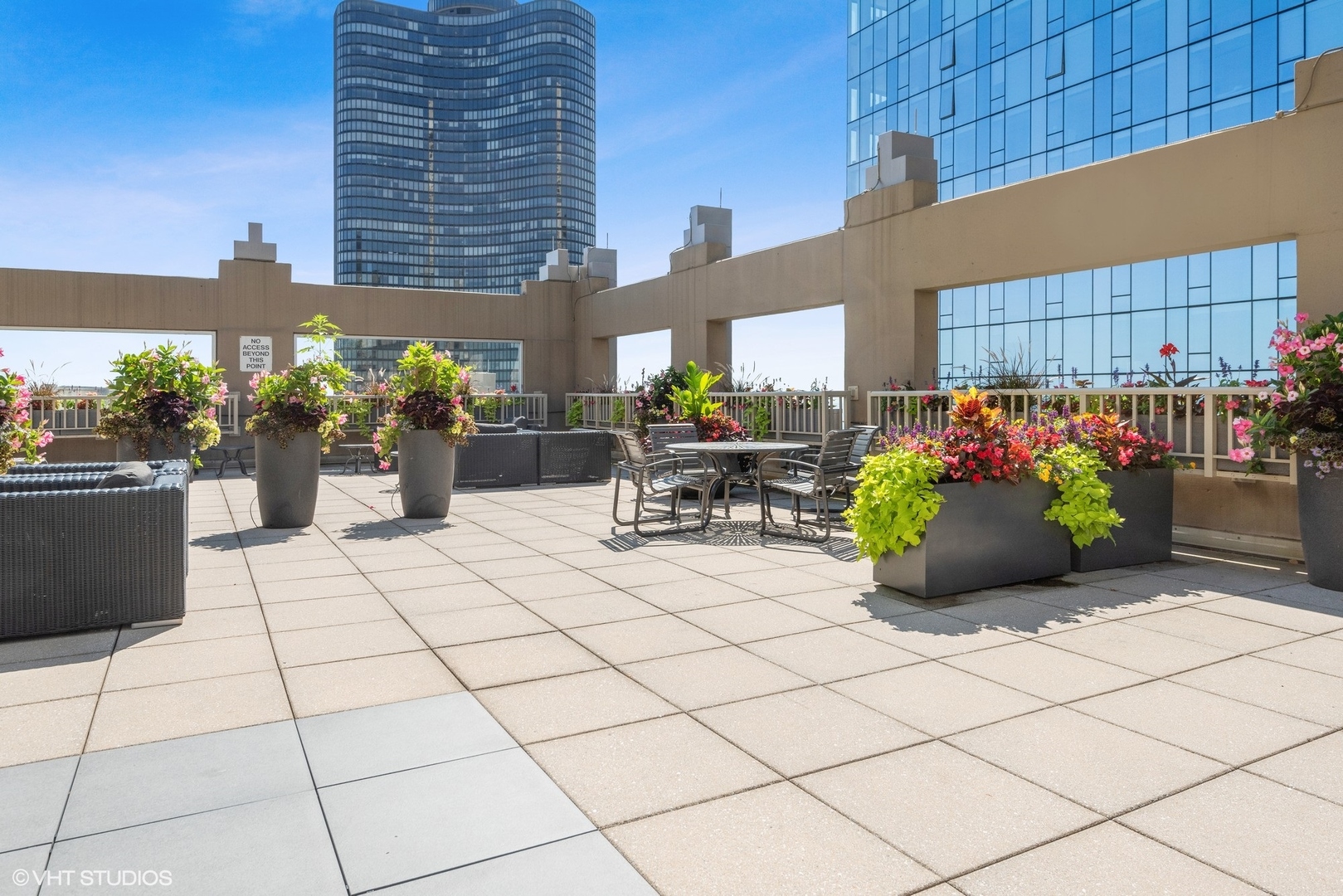 530 N LAKE SHORE Drive Unit: 2009