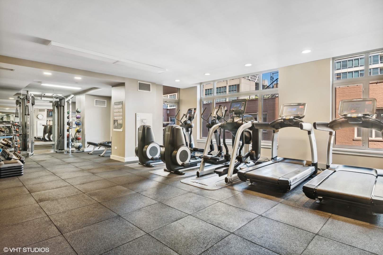 530 N LAKE SHORE Drive Unit: 2009