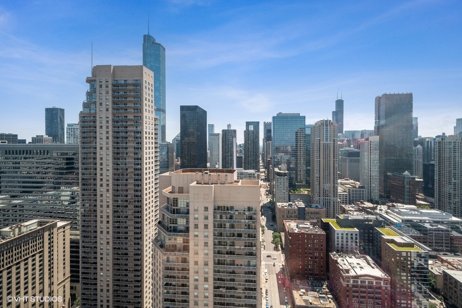 33 W Ontario Street Unit: 45E
