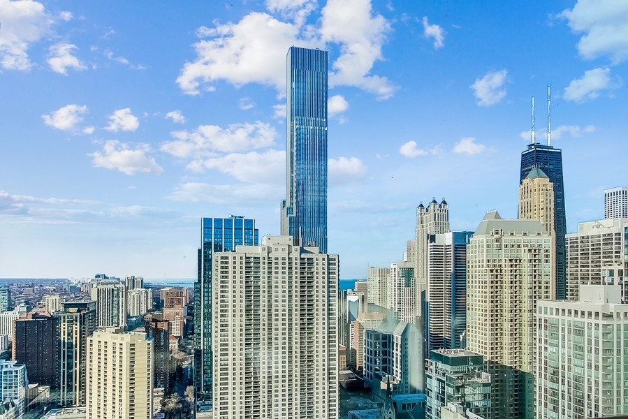 33 W Ontario Street Unit: 45E