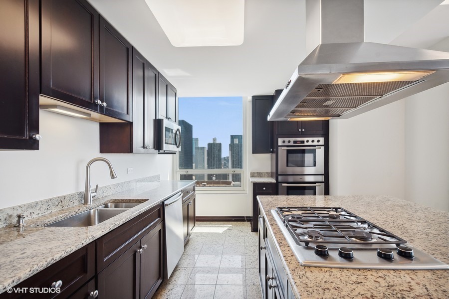 33 W Ontario Street Unit: 45E