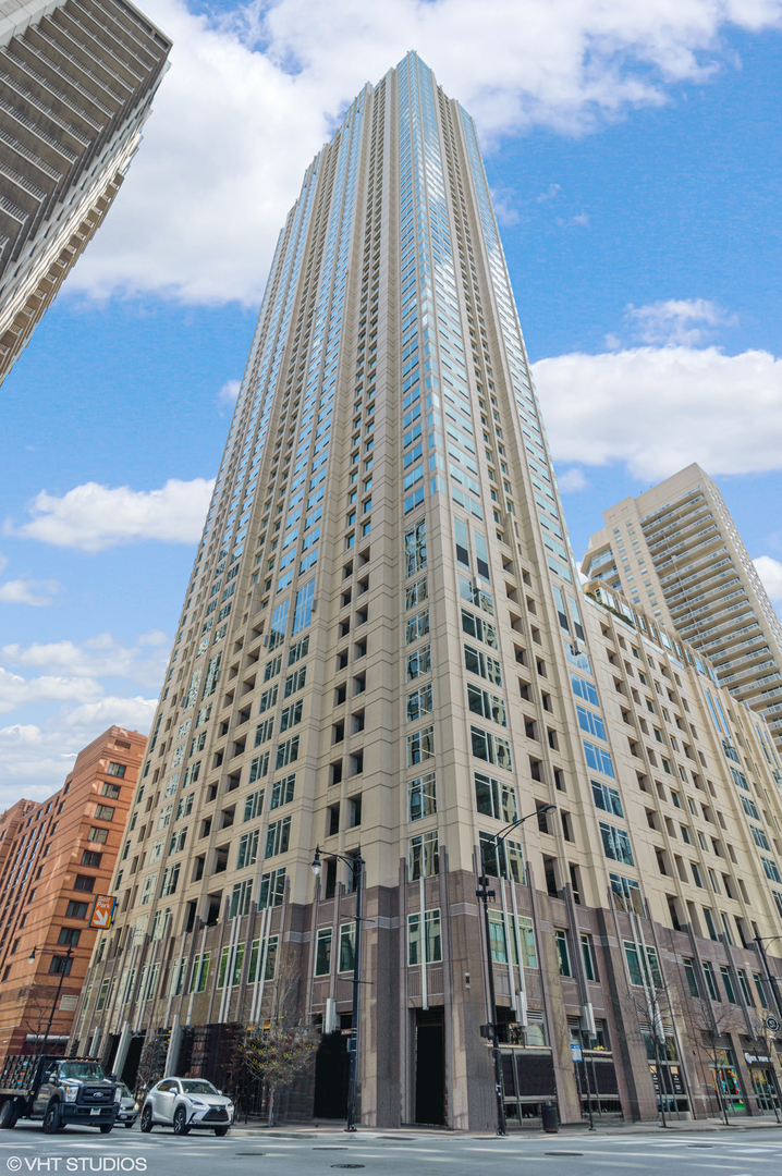 33 W Ontario Street Unit: 45E