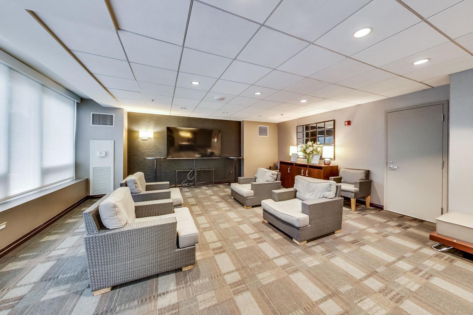 33 W Ontario Street Unit: 45E