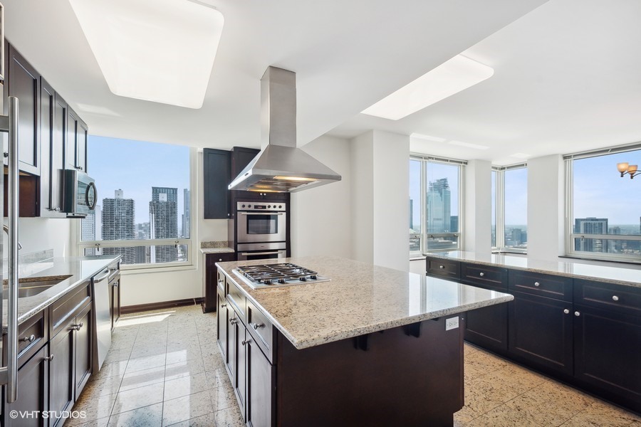 33 W Ontario Street Unit: 45E